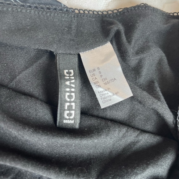 H&M Mini Skirt - Picture 3 of 3